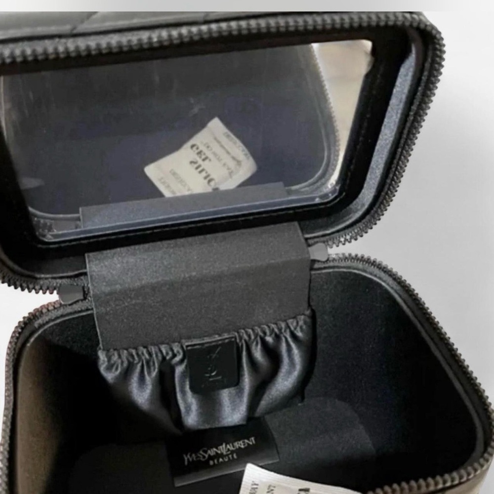 YSL BEAUTE Black Top Handle Vanity Case with Chain (GWP) - Picture 6 of 6